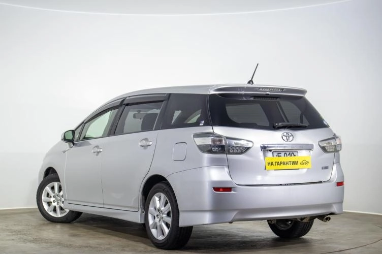 Toyota Wish 6 из 6