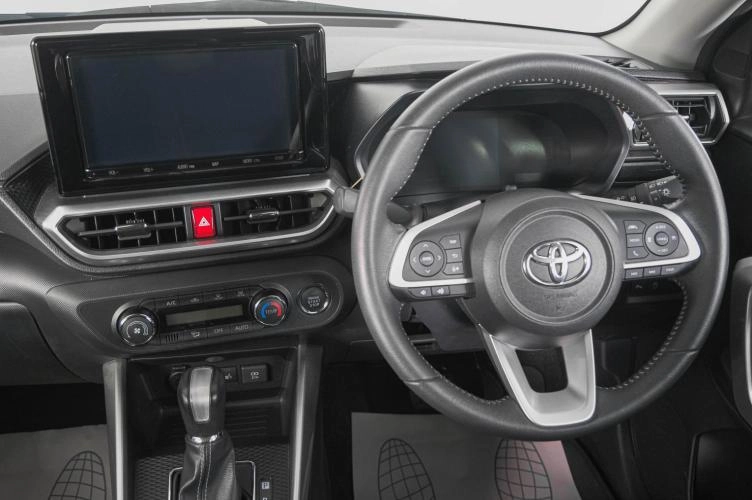 Toyota Raize 14 из 22