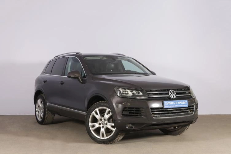 Volkswagen Touareg 1 из 6