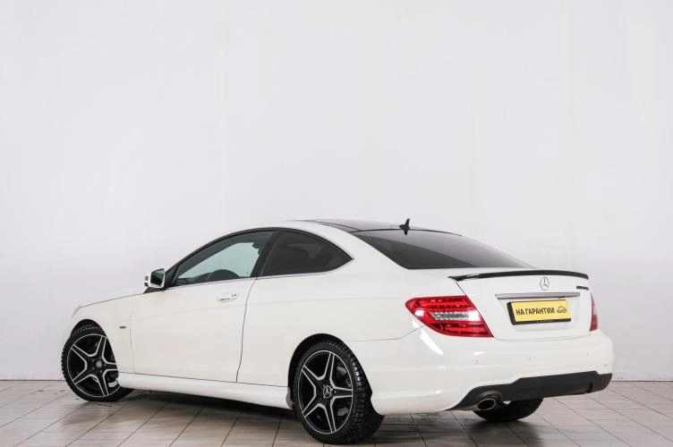 Mercedes-Benz C-класс 4 из 6