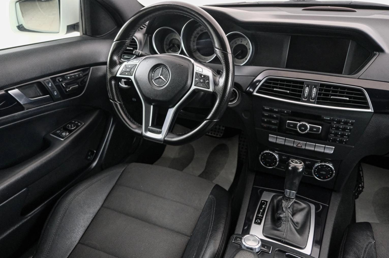 Mercedes-Benz C-класс 9 из 23