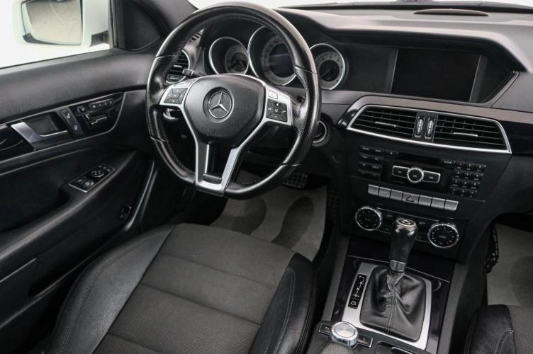 Mercedes-Benz C-класс 9 из 23