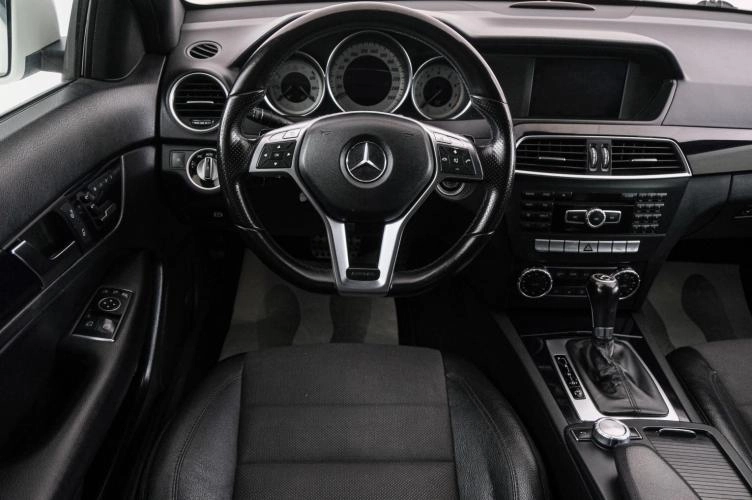 Mercedes-Benz C-класс 14 из 23