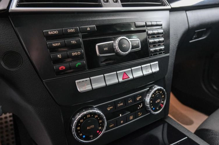 Mercedes-Benz C-класс 16 из 23