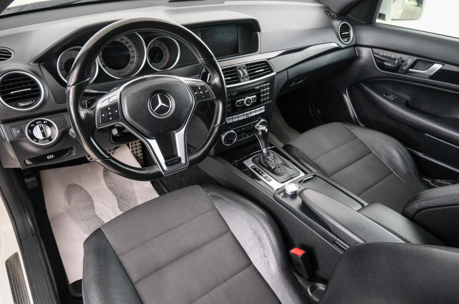 Mercedes-Benz C-класс 8 из 23