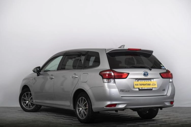 Toyota Corolla Fielder 5 из 6