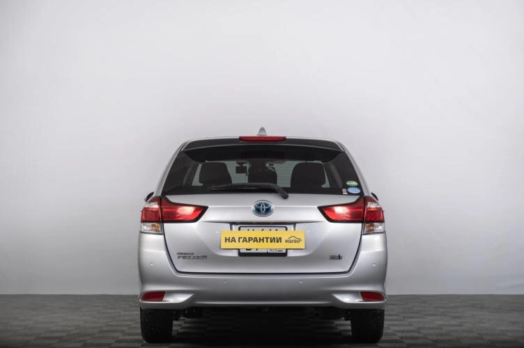 Toyota Corolla Fielder 4 из 6