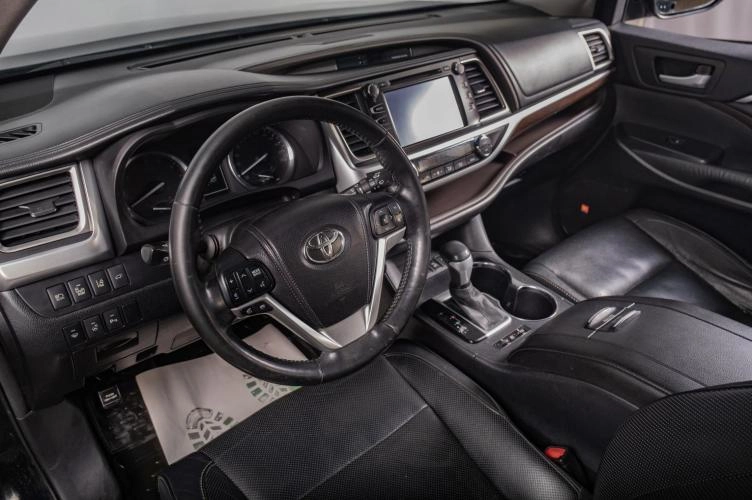 Toyota Highlander 8 из 18