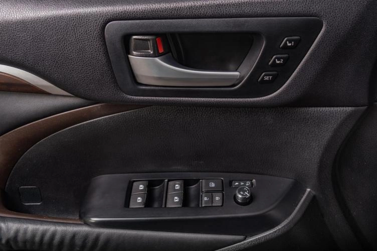 Toyota Highlander 7 из 18