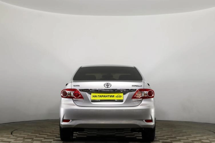 Toyota Corolla 5 из 6