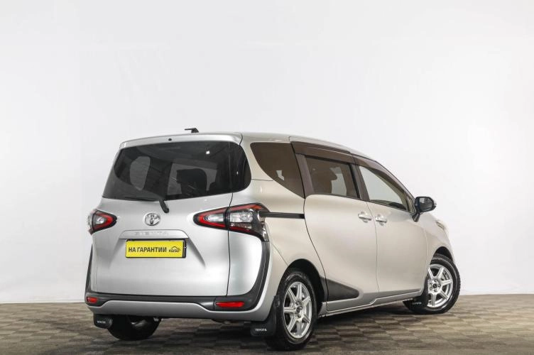 Toyota Sienta 6 из 6