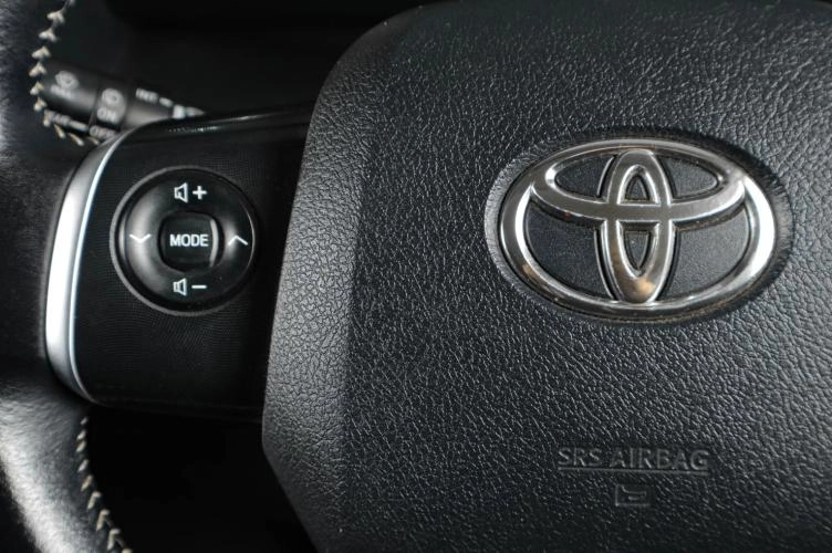 Toyota Sienta 14 из 18