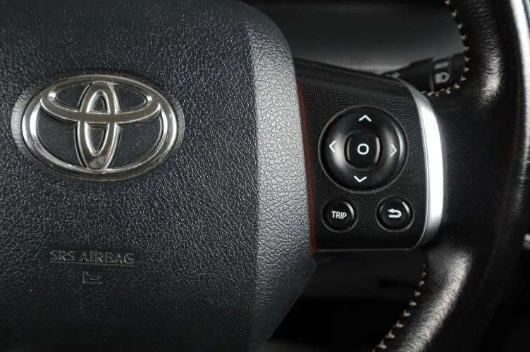Toyota Sienta 15 из 18