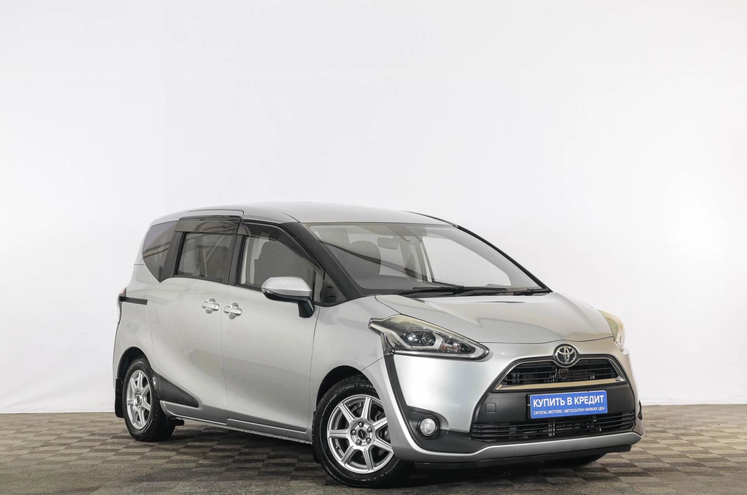Toyota Sienta 1 из 18