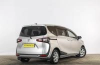 Toyota Sienta 6 из 18