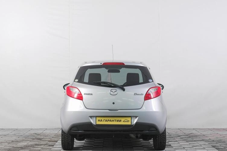 Mazda Demio 5 из 6