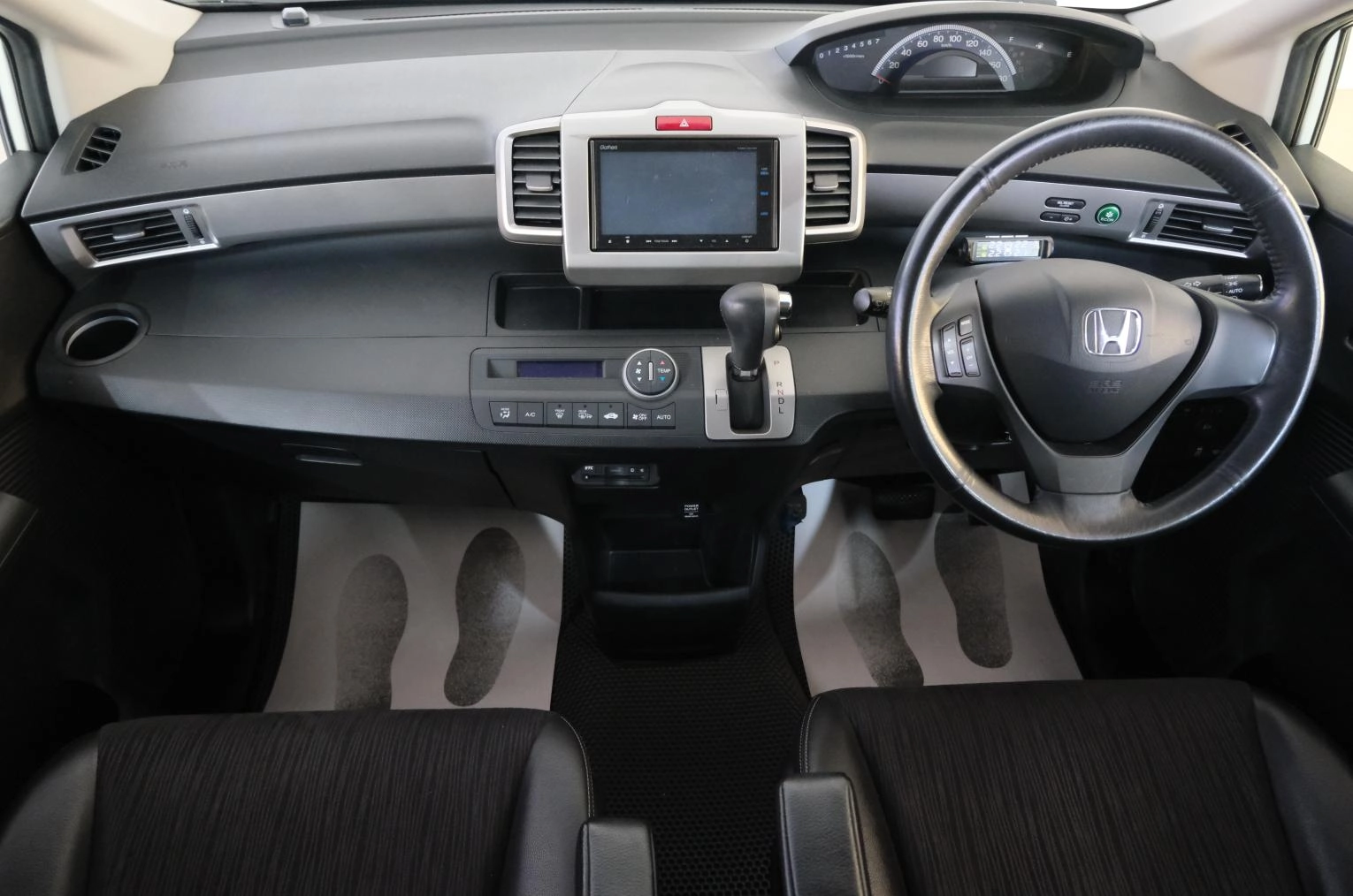 Honda Freed 13 из 21