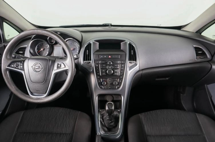 Opel Astra GTC 12 из 20