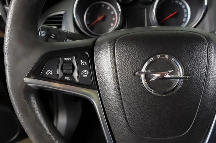 Opel Astra GTC 15 из 20