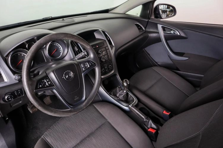 Opel Astra GTC 7 из 20