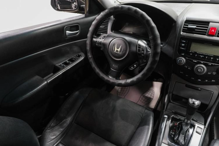 Honda Accord 16 из 32