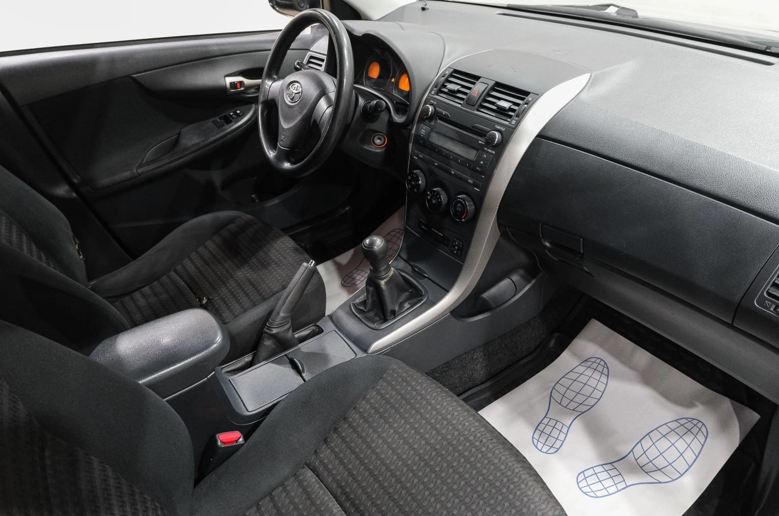 Toyota Corolla 14 из 28