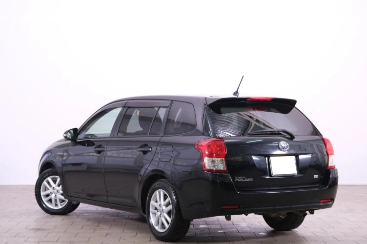 Toyota Corolla Fielder 4 из 6