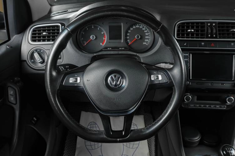 Volkswagen Polo 13 из 19