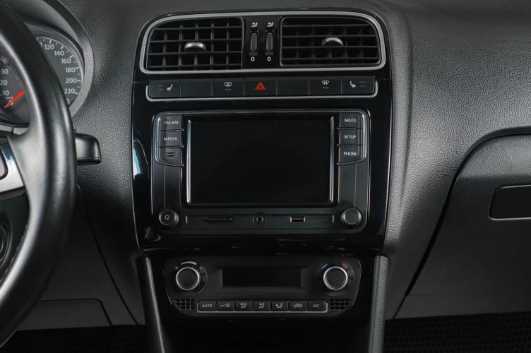 Volkswagen Polo 16 из 19