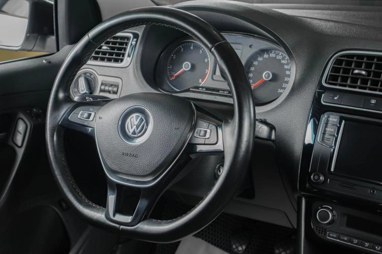 Volkswagen Polo 11 из 19