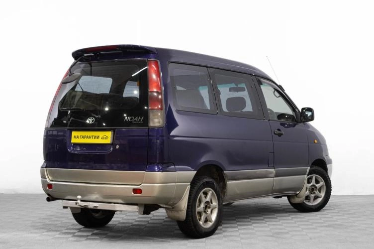 Toyota Town Ace Noah 4 из 6