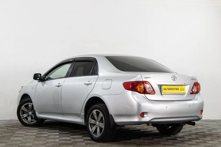 Toyota Corolla 4 из 6