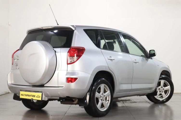 Toyota RAV4 6 из 6