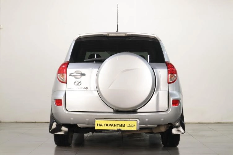 Toyota RAV4 5 из 6