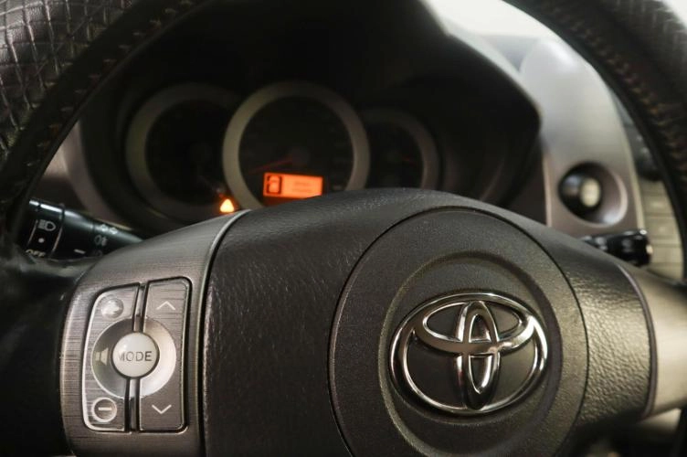 Toyota RAV4 10 из 15