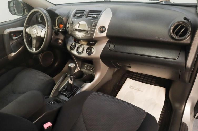 Toyota RAV4 9 из 15