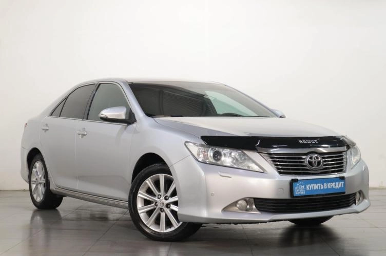 Toyota Camry 1 из 6