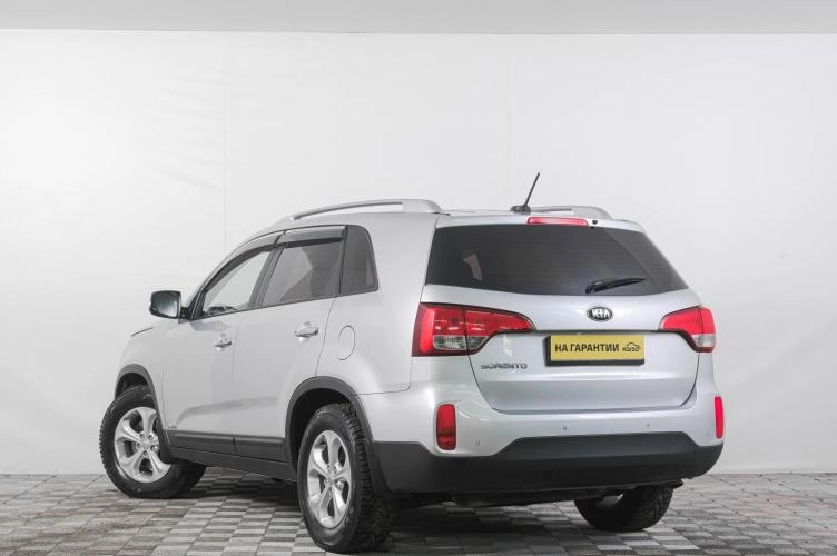 KIA Sorento 4 из 6
