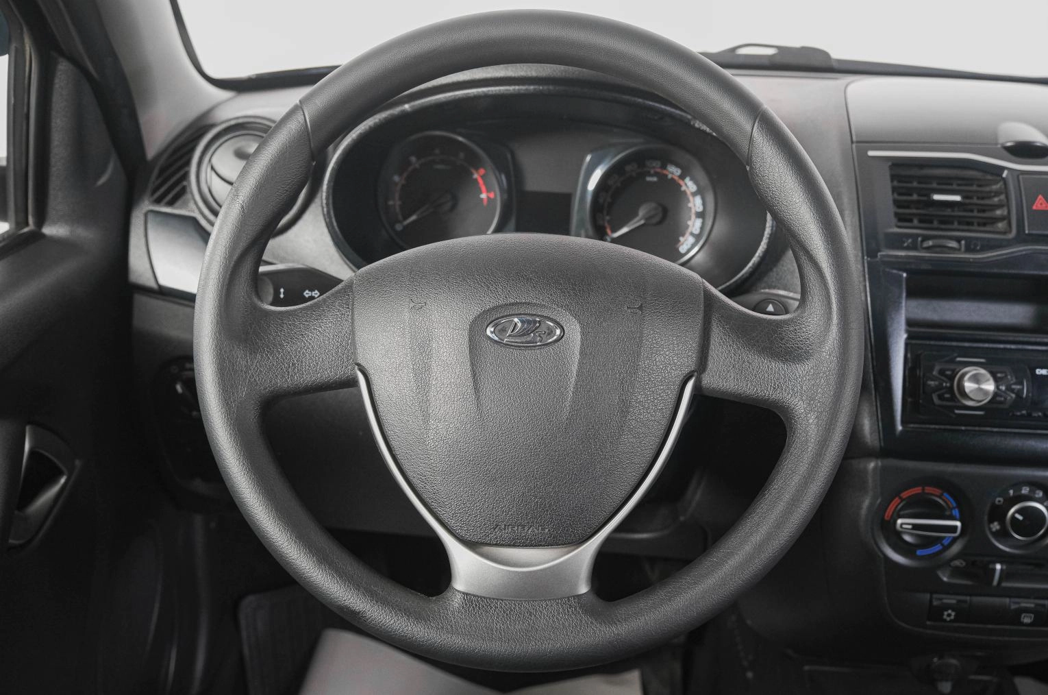 ВАЗ (LADA) Granta 15 из 20