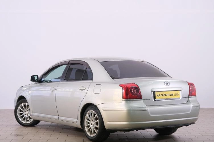 Toyota Avensis 4 из 6
