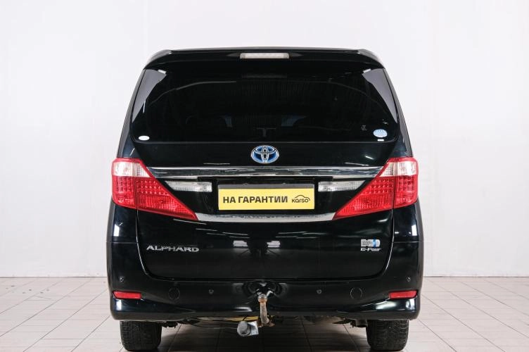 Toyota Alphard 5 из 6
