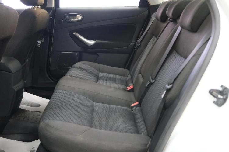 Ford Mondeo 19 из 21