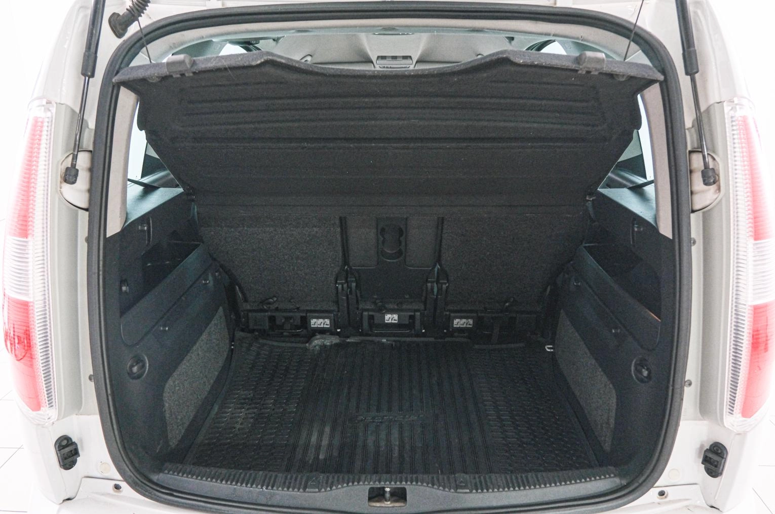 Skoda Roomster 21 из 21