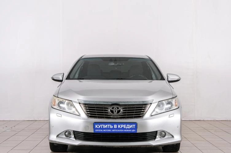 Toyota Camry 2 из 6