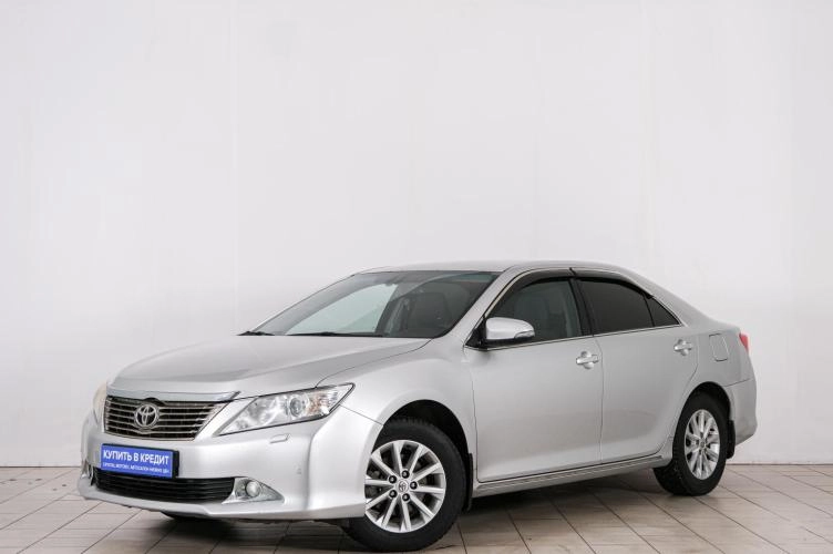 Toyota Camry 3 из 6