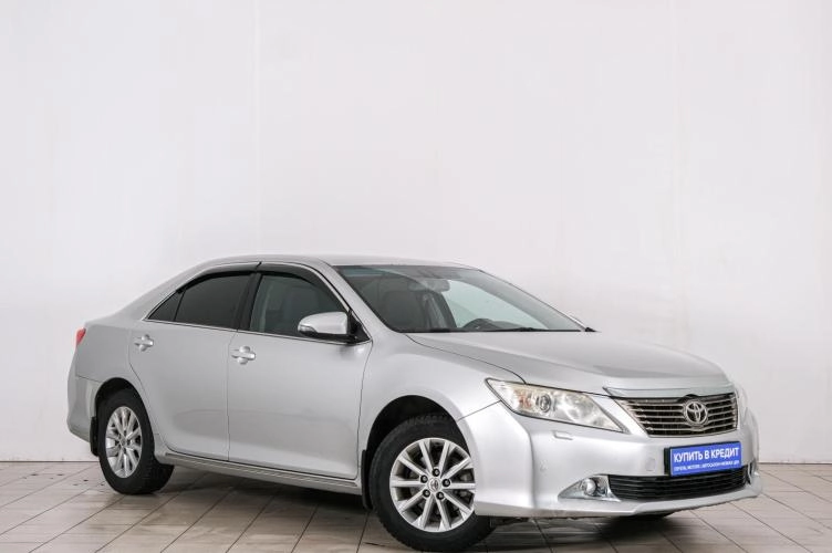 Toyota Camry 1 из 6