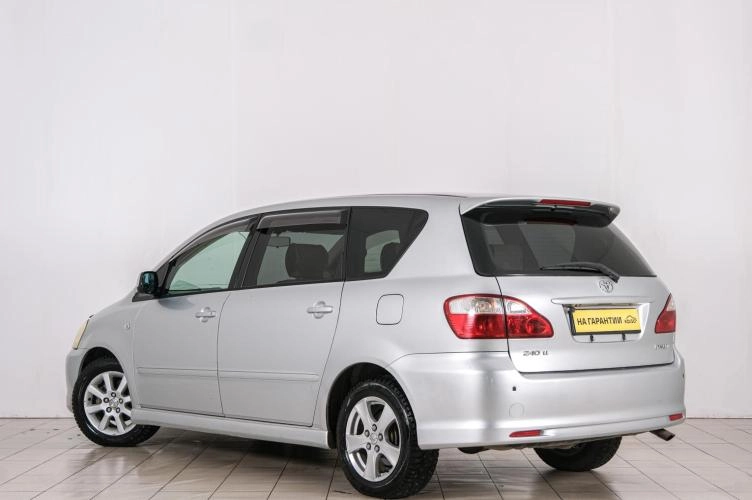 Toyota Ipsum 4 из 6