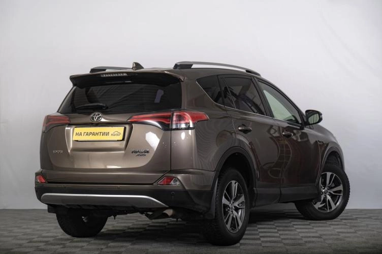 Toyota RAV4 6 из 6