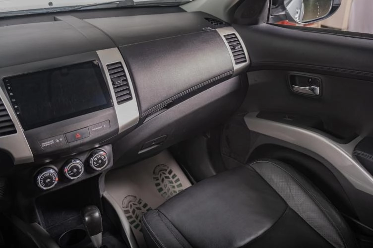 Mitsubishi Outlander 10 из 15