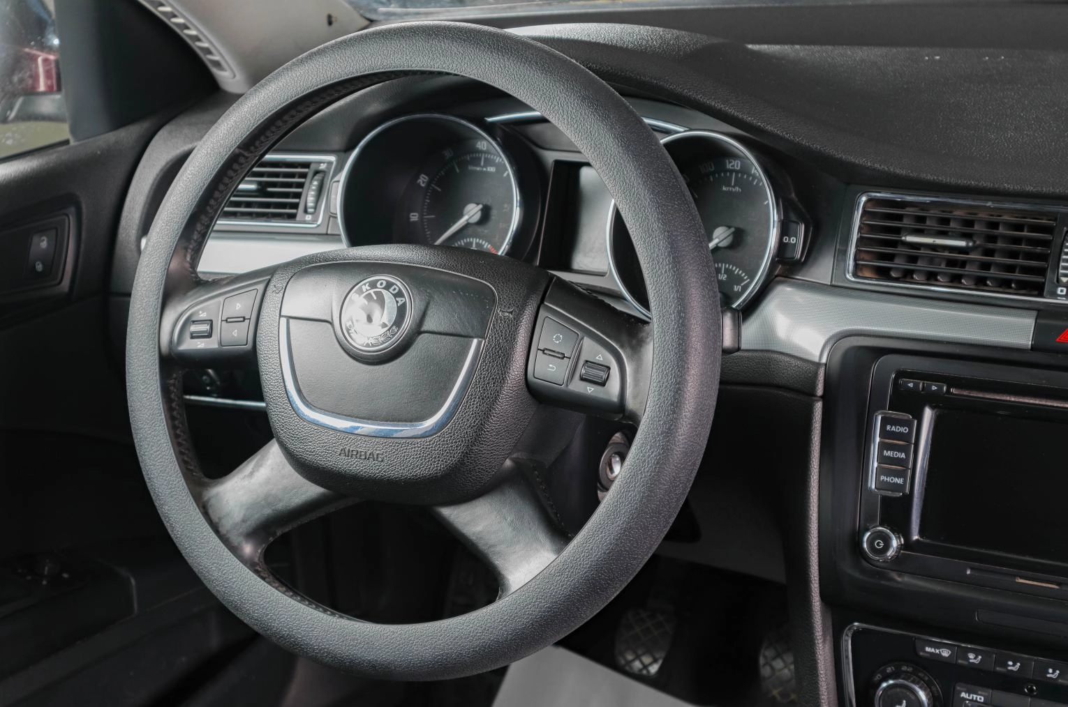Skoda Superb 11 из 19